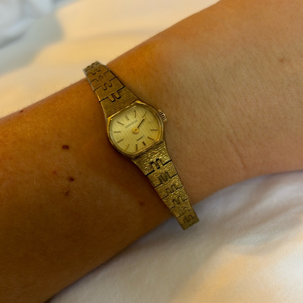 Caravelle quartz watch